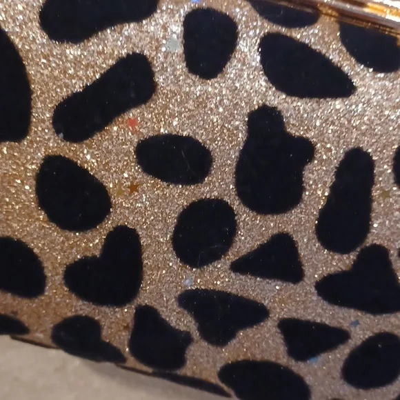 Unique Black/Shimmery Gold Clutch - Picture 4 of 9